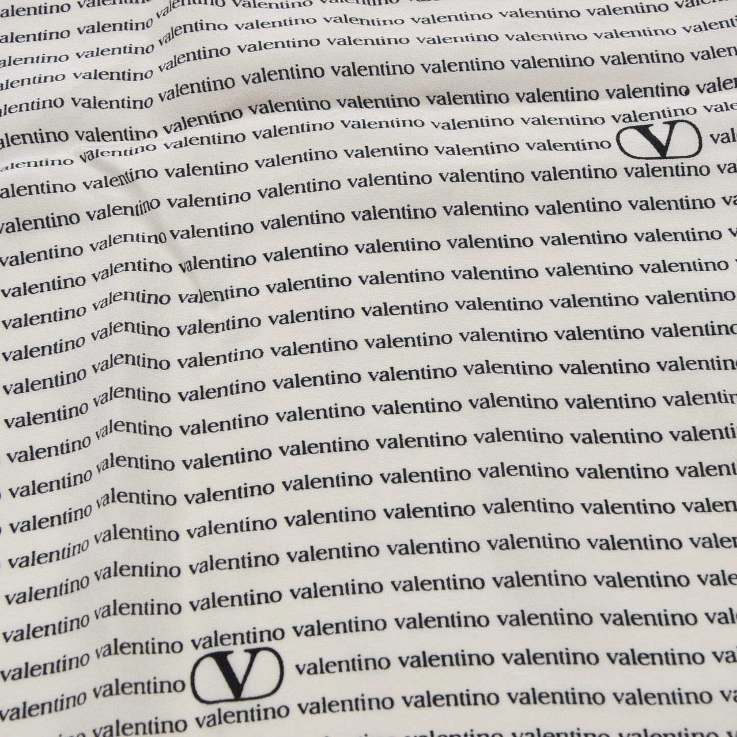 Valentino Vintage Seidenschal - Spellout