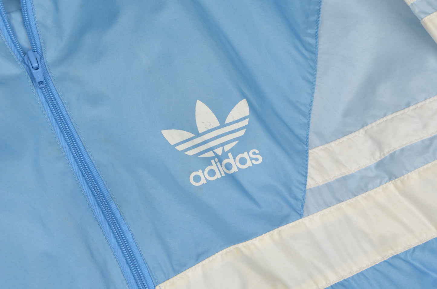 Vintage 80er Jahre Adidas Packable Nylon Regenjacke Größe 48/38 - Himmelblau