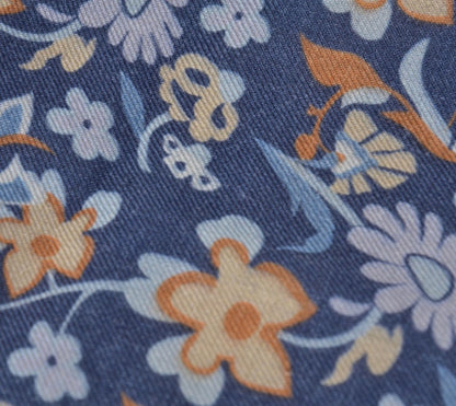 Einstecktuch aus Wolle/Seide mit Blumendruck – Blau und Hellbraun