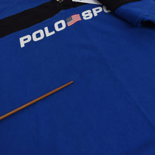 Laden Sie das Bild in den Galerie-Viewer, Polo Sport Spellout Rugby-Hemd Größe M - Blau