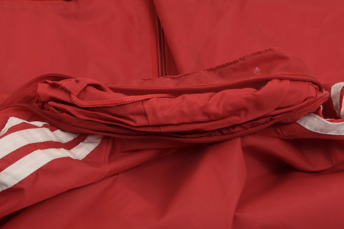 Vintage 70er-80er Jahre Adidas Nylon Regenjacke Größe S 44-46 - rot