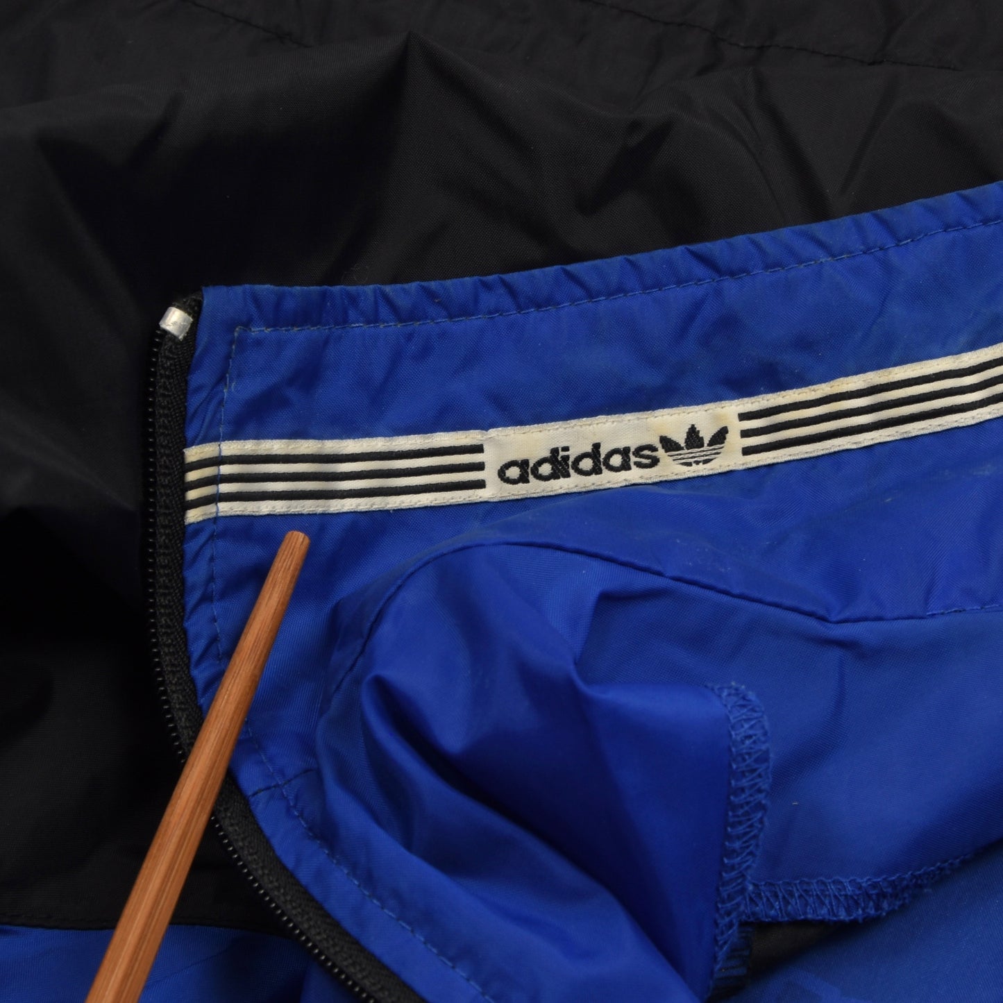 Vintage Adidas Nylon Jacket Size D8 - Blue & Black