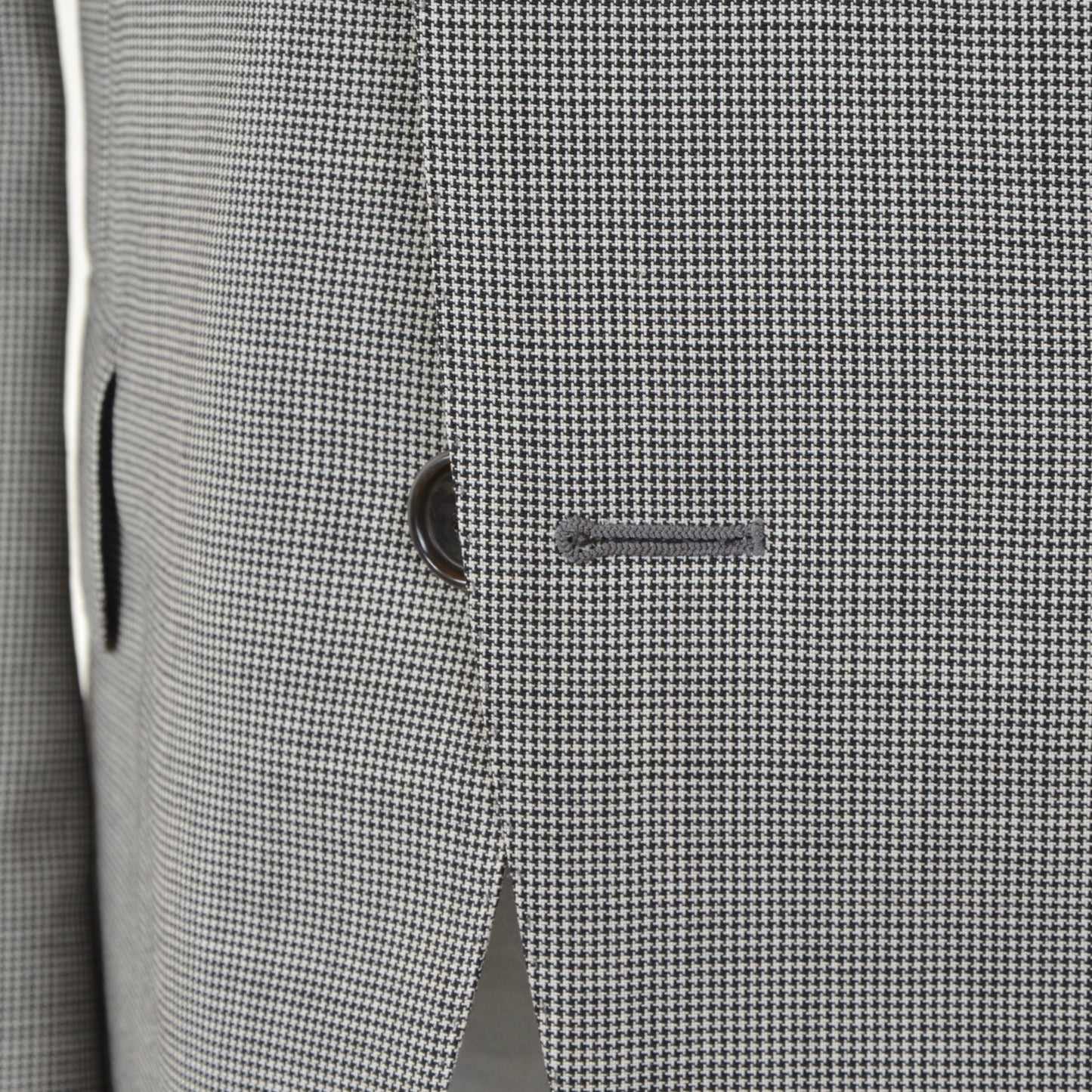 Raffaele Caruso Super 100s Suit Size 52 - Micro Houndstooth