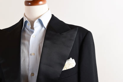Handgemachte weiße Krawattenschwänze - schwarz