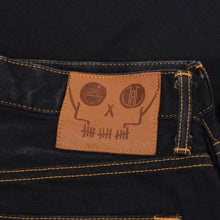 Laden Sie das Bild in den Galerie-Viewer, Japan Blue Selvedge Jeans Modellgröße W33 JB0404 - Blau