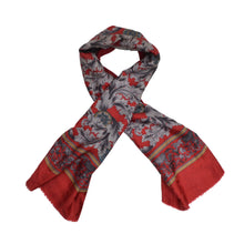 Laden Sie das Bild in den Galerie-Viewer, Doppelseitiger Schal aus Seide und Wolle - Rotes Blumenmuster