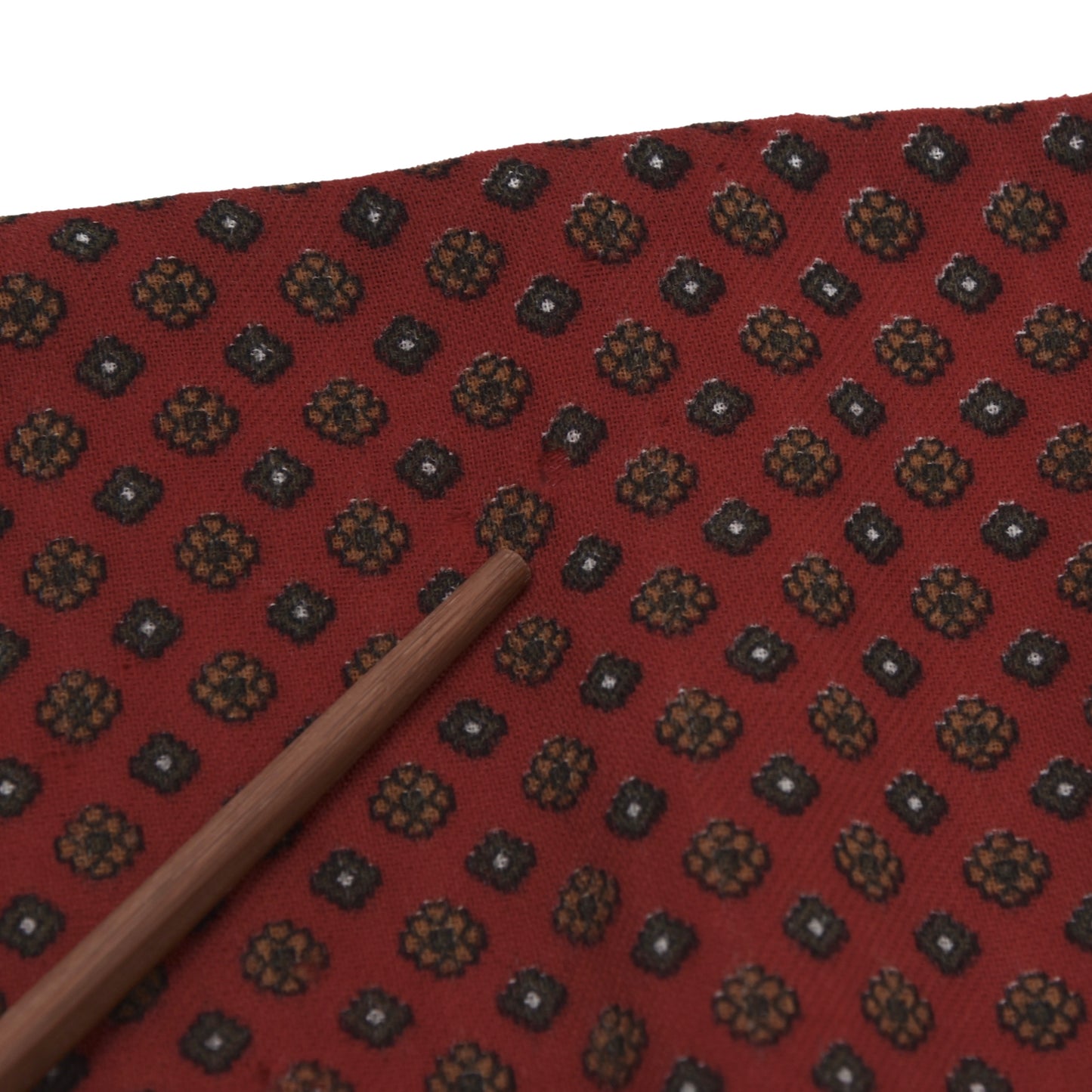 Strießnig 100% Wolle Challis Kleid Schal Länge 116cm - Rote Medaillons
