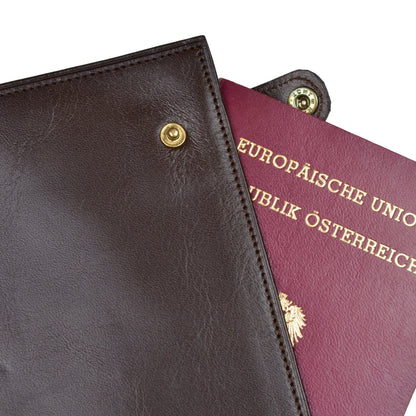 Reisepasshülle/Geldbörse aus Leder mit Schnappverschluss – Schokoladenbraun