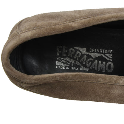 Salvatore Ferragamo Loafers aus Wildleder Größe 9EE - Beige