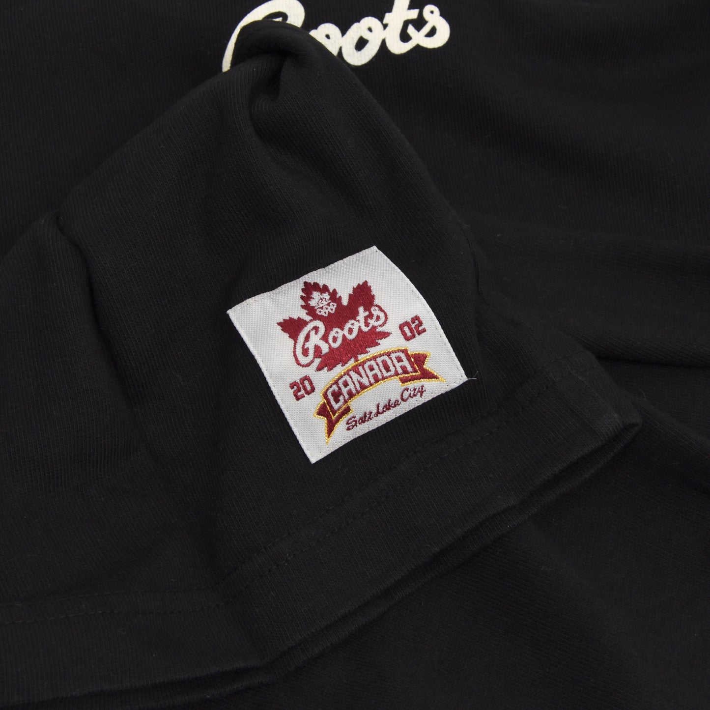 Roots Athletics 2002 Gold Medal Hockey Long Sleeved Shirt Size L - Black