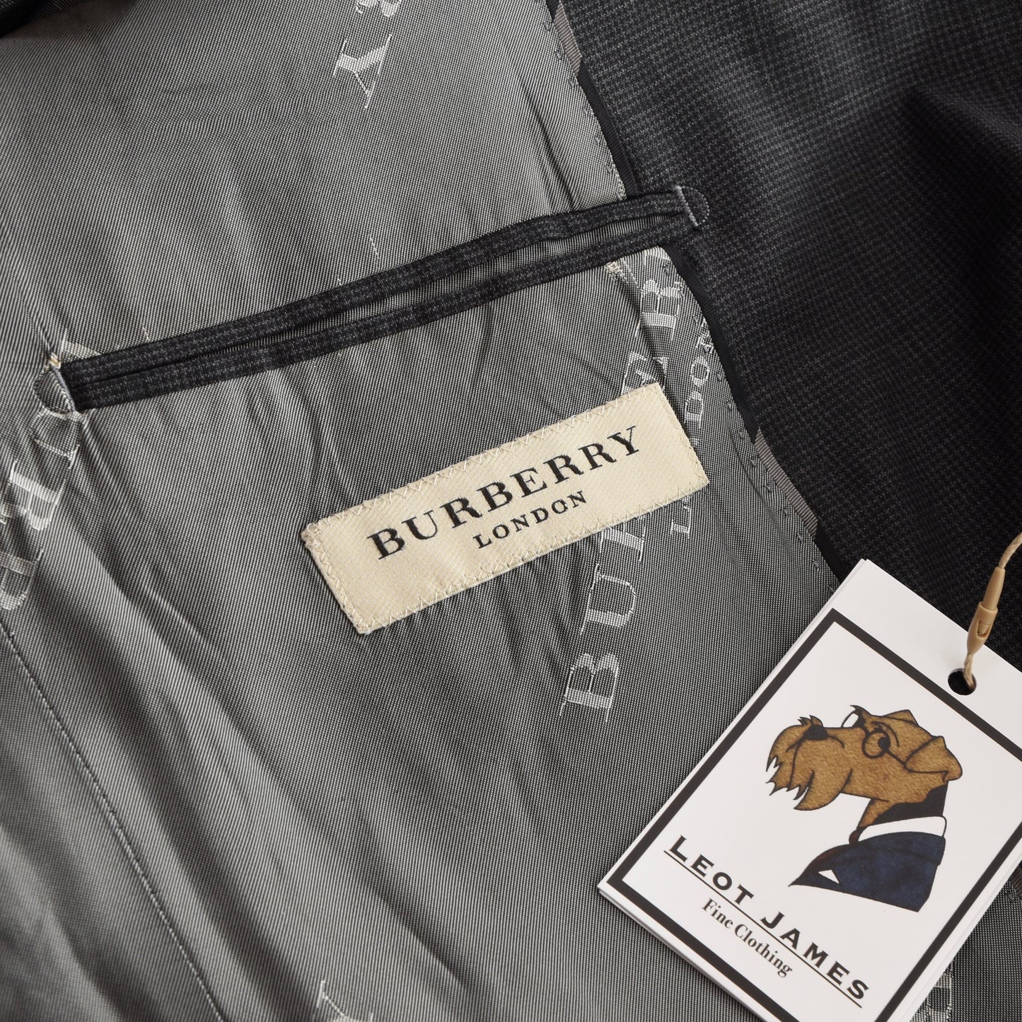 Burberry London Wollanzug Größe 56 - Graue Fensterscheibe