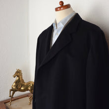Laden Sie das Bild in den Galerie-Viewer, Knize Wien Classic Mantel Größe 54 - Marineblau