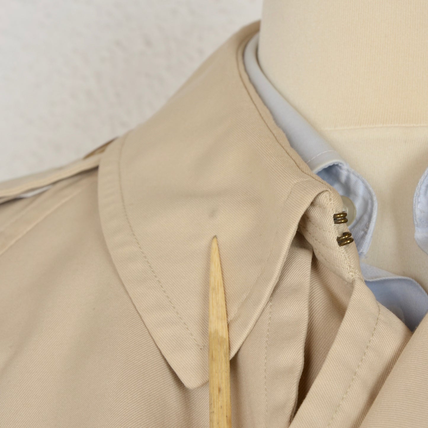 Vintage Burberry Double-Breasted Trench Size 44 - Beige