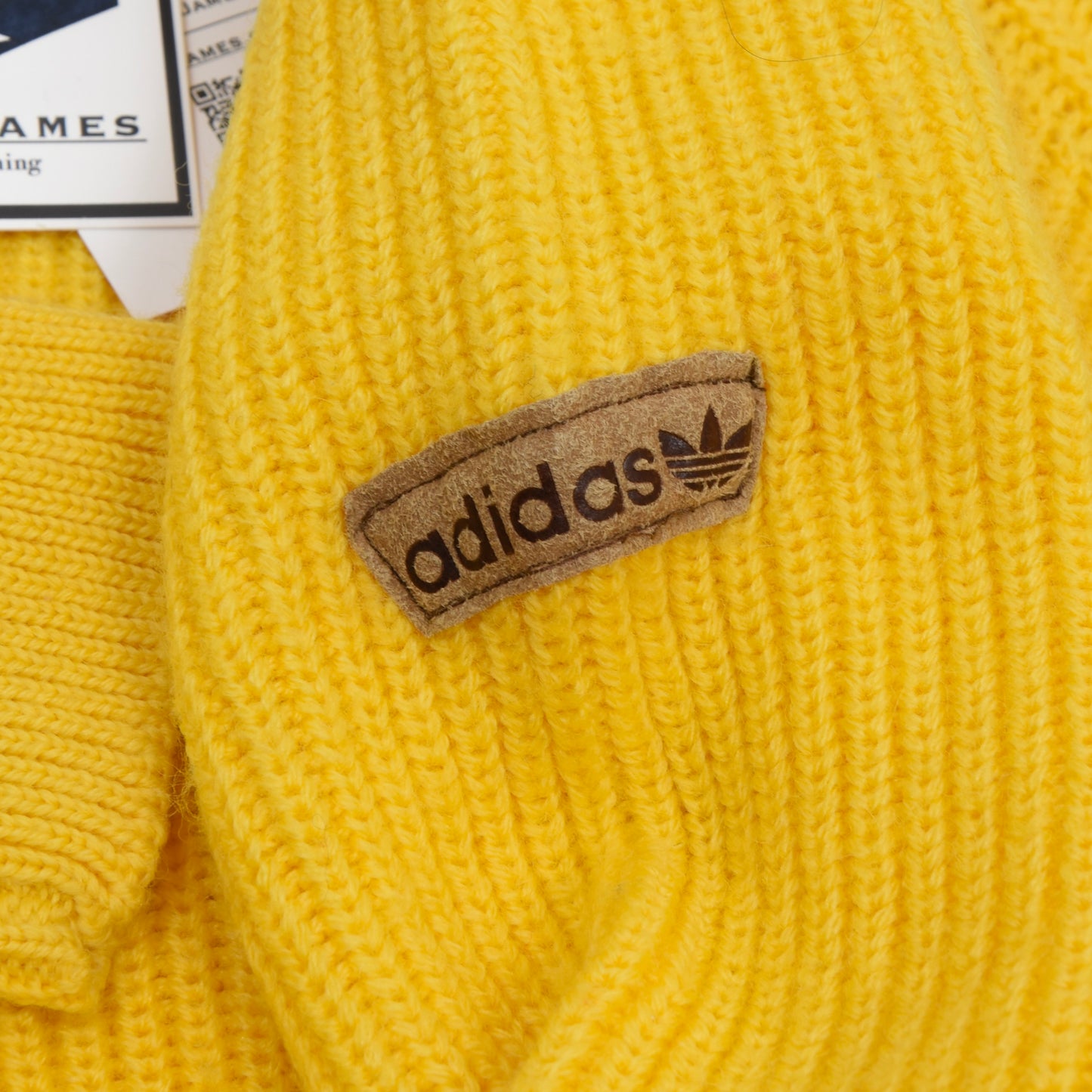 Vintage Adidas Sweater Size 46 - Yellow