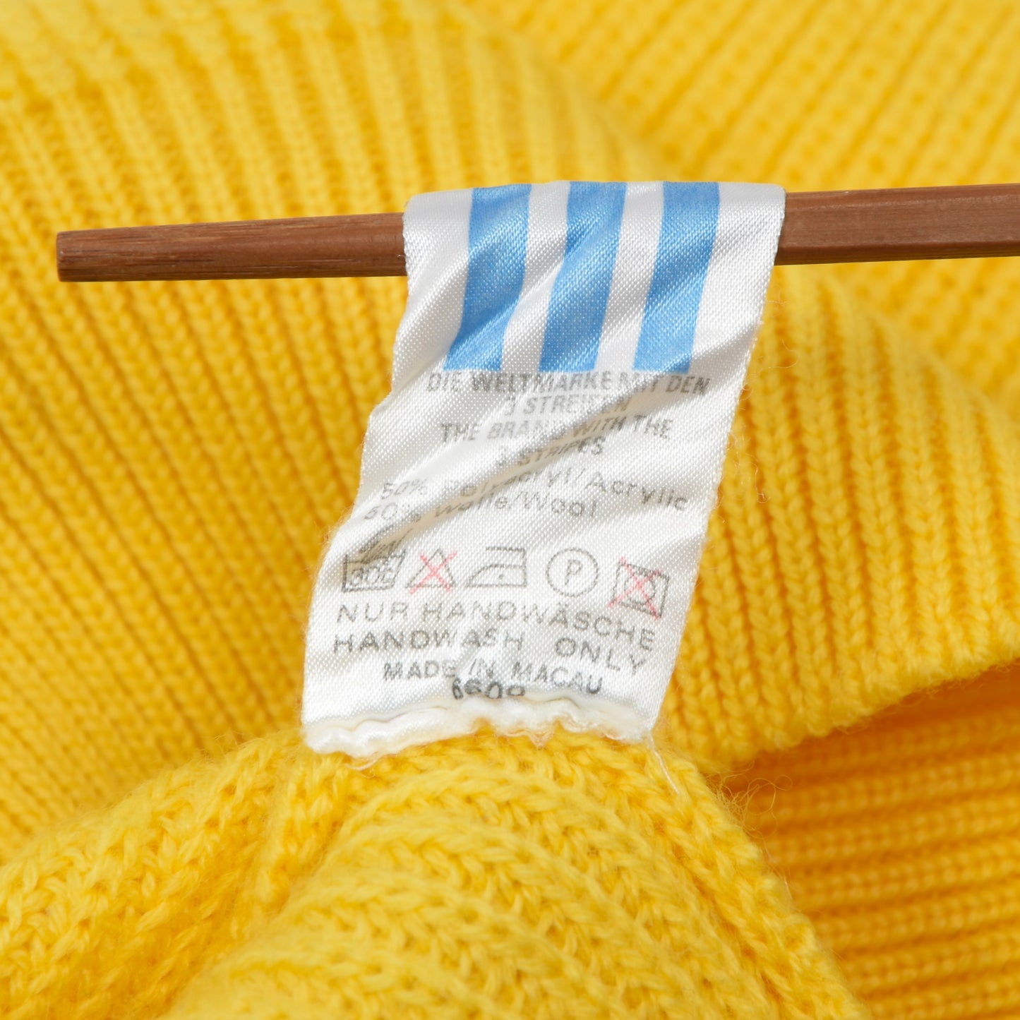 Vintage Adidas Sweater Size 46 - Yellow