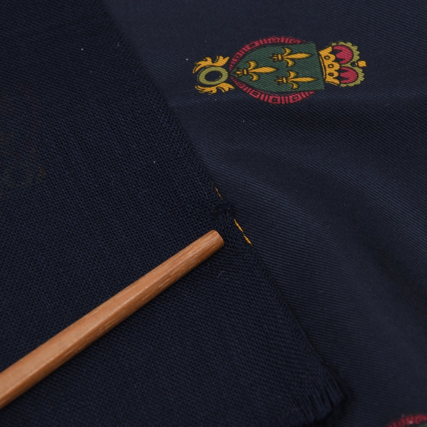 Klassischer Challis-Kleiderschal aus Wolle, Länge 112 cm - Marineblau