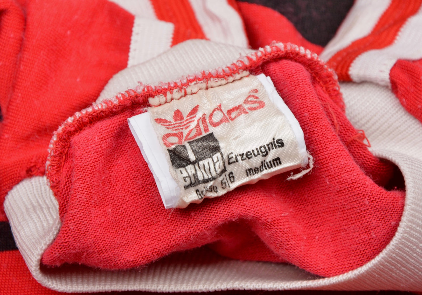 Vintage 70er Jahre Adidas Cafe Schärf Milchbar Trikot Größe D5-6/M - rot