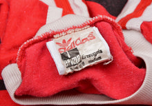 Laden Sie das Bild in den Galerie-Viewer, Vintage 70er Jahre Adidas Cafe Schärf Milchbar Trikot Größe D5-6/M - rot